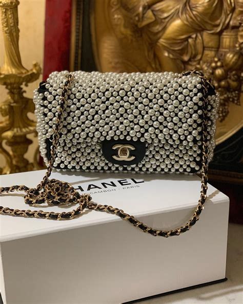 chanel pearls flap bag